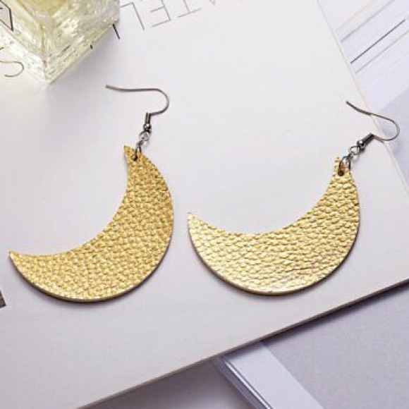 Moon Dangle Earrings - Yellow/Gold